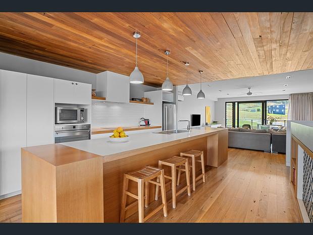 Photo 35 for Bay Retreat - Dog friendly holidays at Apollo Bay