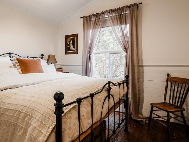 Photo 8 for A Thousand Pines Miners Cottage - Ballarat