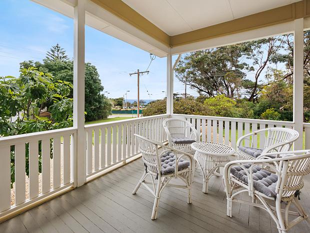 Photo 18 for Beachside Getaway - Dromana