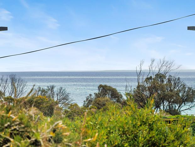 Photo 11 for Beachside Getaway - Dromana