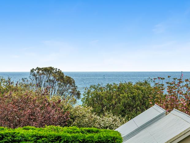 Photo 19 for Beachside Getaway - Dromana