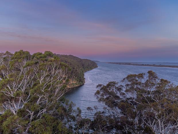 Photo 3 for Unwinding Lakeside at Teulu House