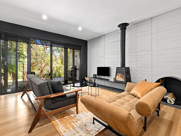 Photo 1 for Daylesford Lakefront Escape - Spa, King Bed & Fireplace