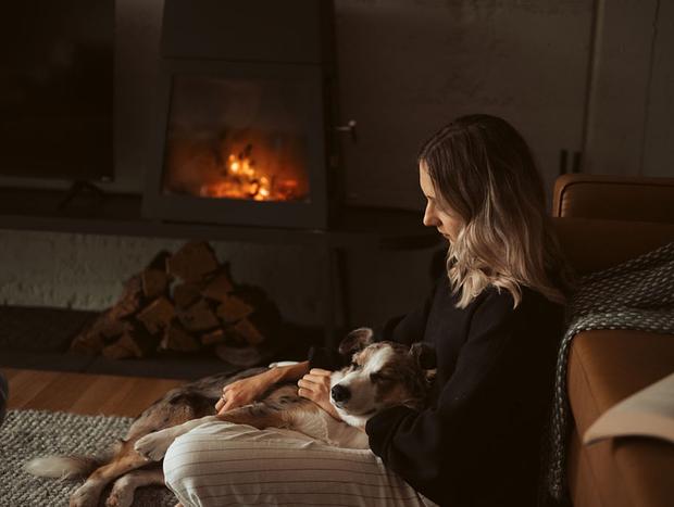 Photo 5 for Daylesford Lakefront Escape - Spa, King Bed & Fireplace