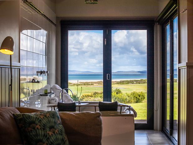 Photo 11 for Spa cabin with jaw dropping views