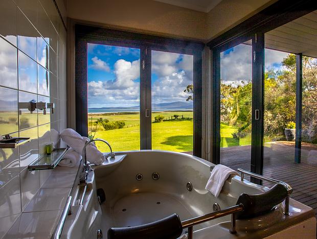 Photo 13 for Spa cabin with jaw dropping views
