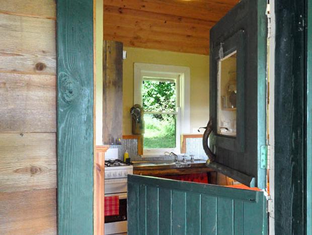 Photo 8 for Red Dog Cottage