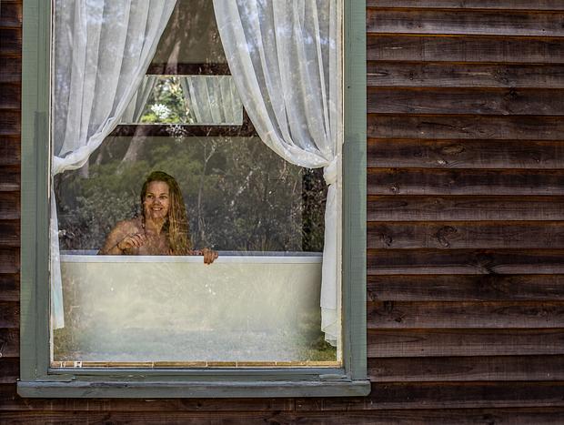 Photo 7 for Bird Watching from the Bath Tub