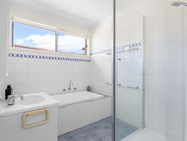 Photo 4 for Modern Lakeside Escape, Beach & Park Views