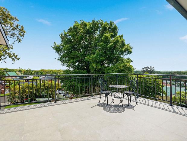 Photo 43 for Absolute Lakefront | Designer-Renovated | Sleeps 10 | 2 Living Areas