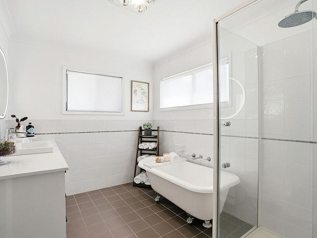 Photo 17 for Absolute Lakefront | Designer-Renovated | Sleeps 10 | 2 Living Areas