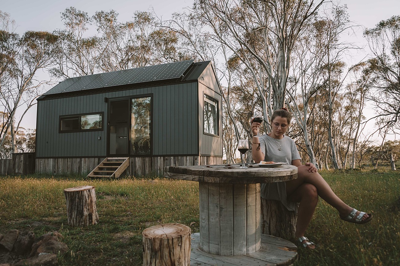 Big Yard Escapes Off Grid Tiny House Wilderness Photo Inspiration