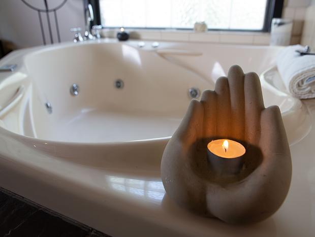 Photo 4 for Heavenly Escape. Spa, deck, relax. A Great Getaway.