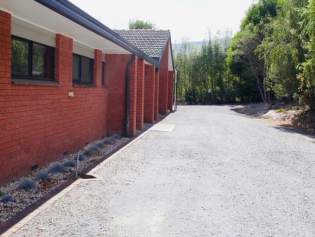 Photo 13 for Riverside Cottage Escape with Private Outdoor Bath House