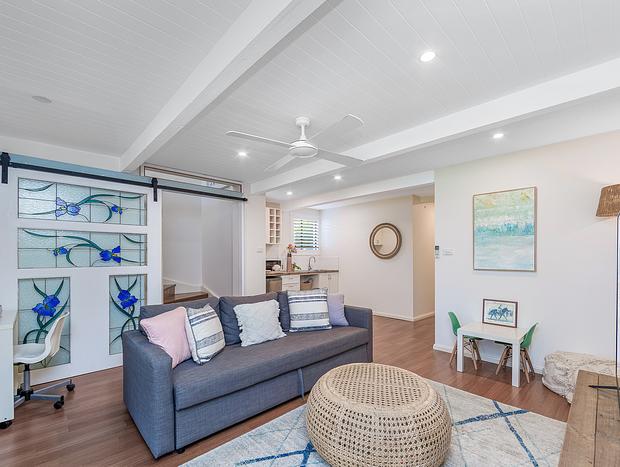 Photo 18 for Indys Beach House