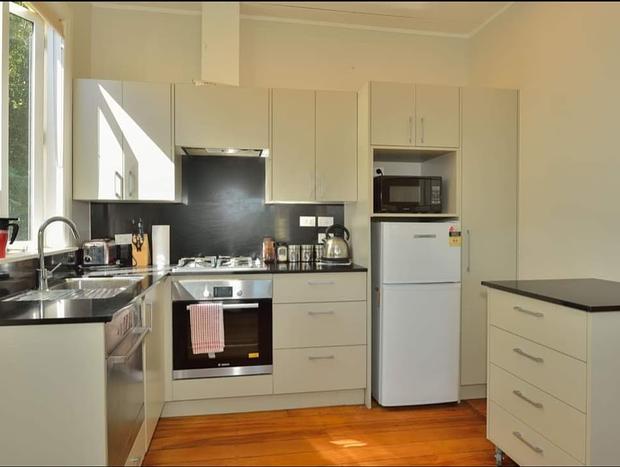 Photo 8 for Morere Cottage