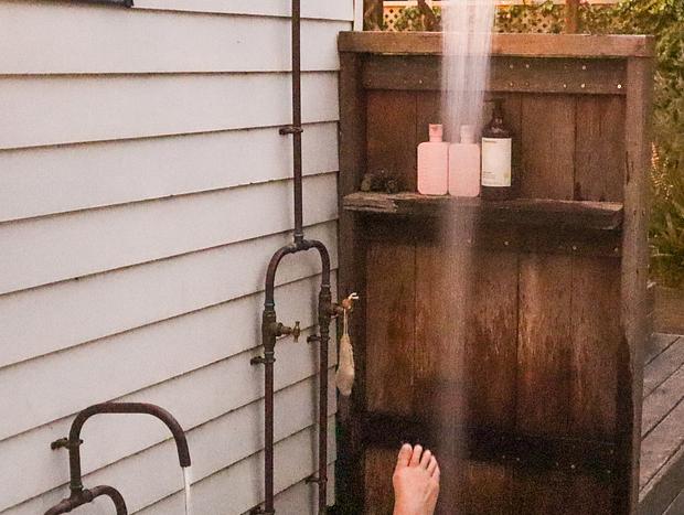 Photo 31 for Outdoor Baths & Beach Shack Bliss