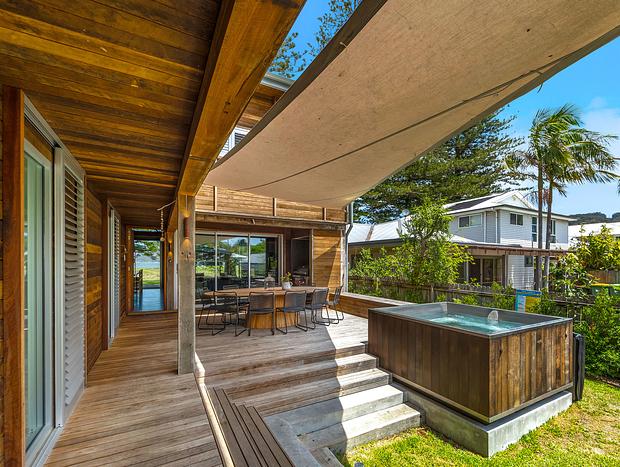Photo 17 for Patonga Beach House
