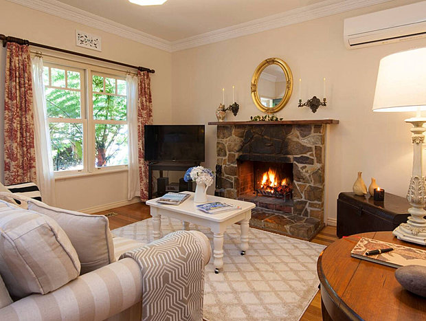 Photo 4 for Garden Cottage at Fern Falls Cottages Mount Dandenong