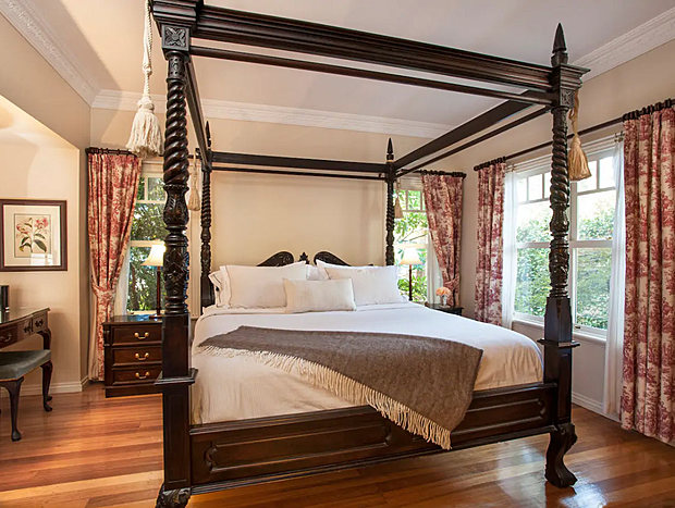 Photo 7 for Garden Cottage at Fern Falls Cottages Mount Dandenong