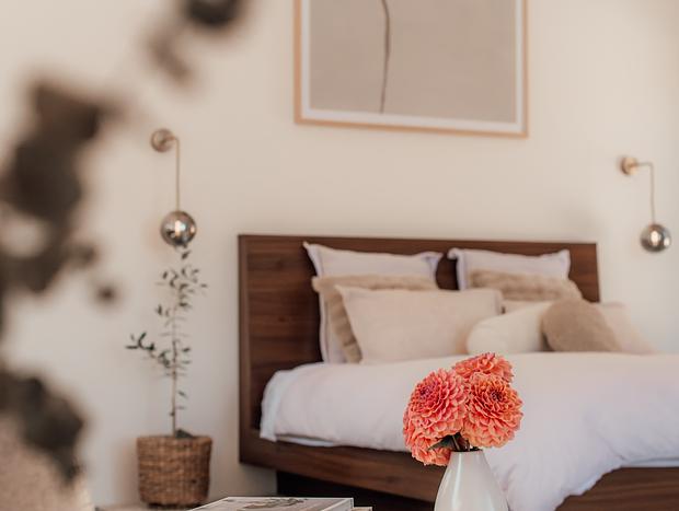 Photo 12 for A sunset villa where romance blooms