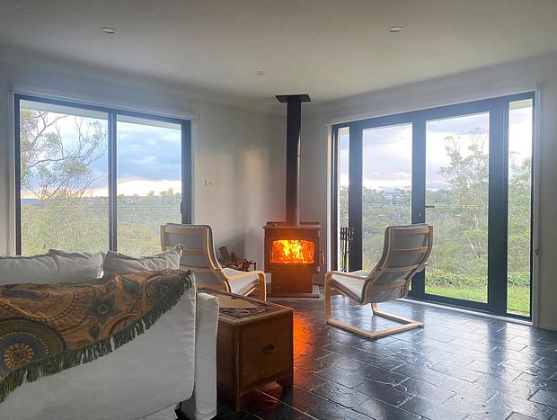 Photo 4 for Sunset Vista - Cliff Edge Home with Valley Views