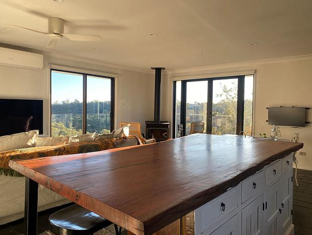 Photo 7 for Sunset Vista - Cliff Edge Home with Valley Views