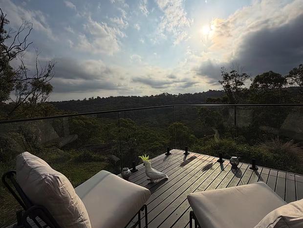 Photo 15 for Sunset Vista - Cliff Edge Home with Valley Views