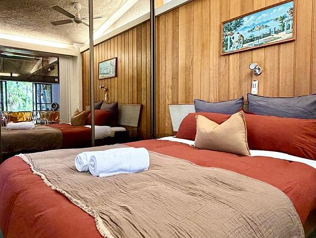 Photo 19 for "CORDUROY" Lake house with sauna + kayaks + fire (2 Bedroom)