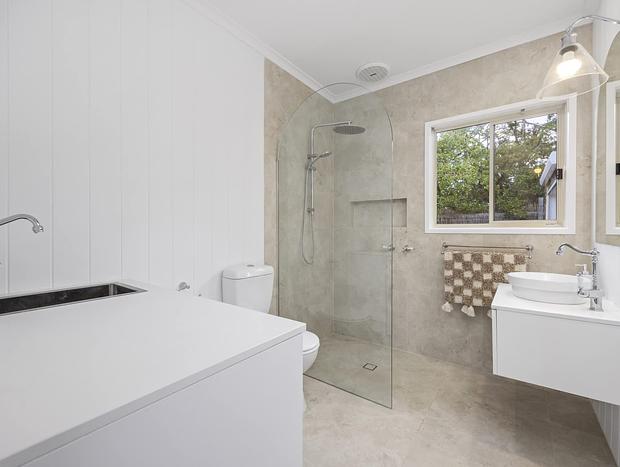 Photo 13 for Coastal Cottage - 200m to Beach & Pet Friendly