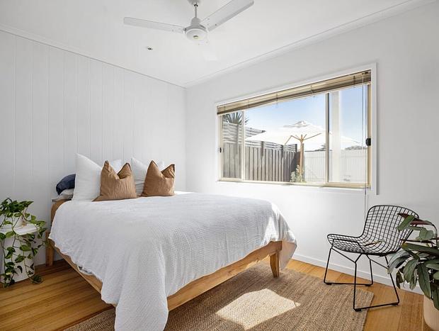 Photo 9 for Coastal Cottage - 200m to Beach & Pet Friendly