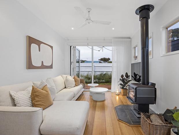 Photo 7 for Coastal Cottage - 200m to Beach & Pet Friendly