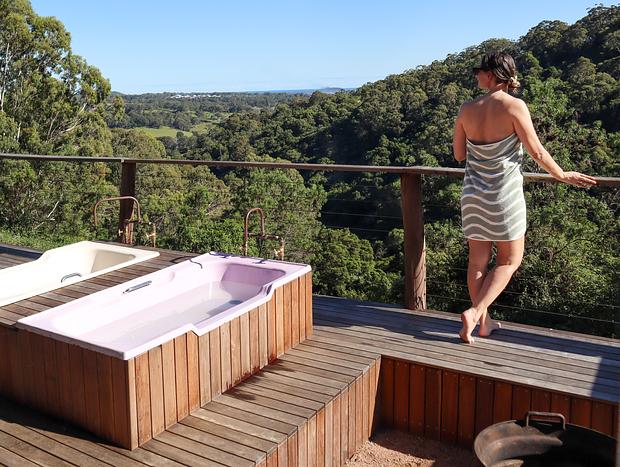 Photo 25 for Twin Tubs In The Treetops