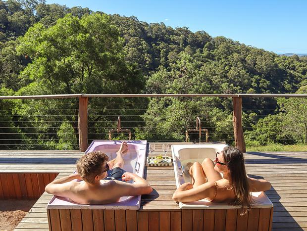 Photo 20 for Twin Tubs In The Treetops