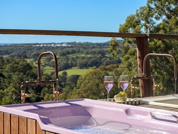 Photo 4 for Twin Tubs In The Treetops
