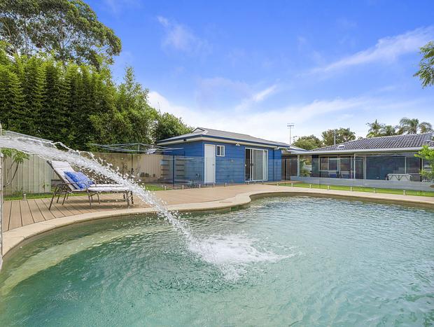 Photo 30 for Poolside Family Retreat by HolidayCo