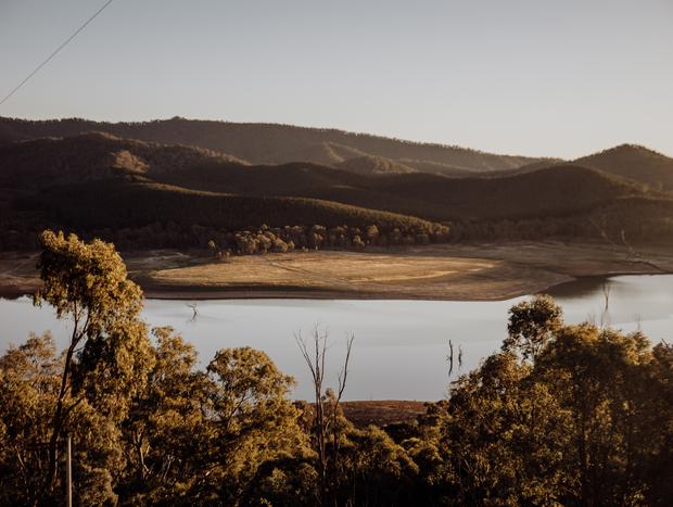 Photo 5 for Dreamy escape above Lake Eildon