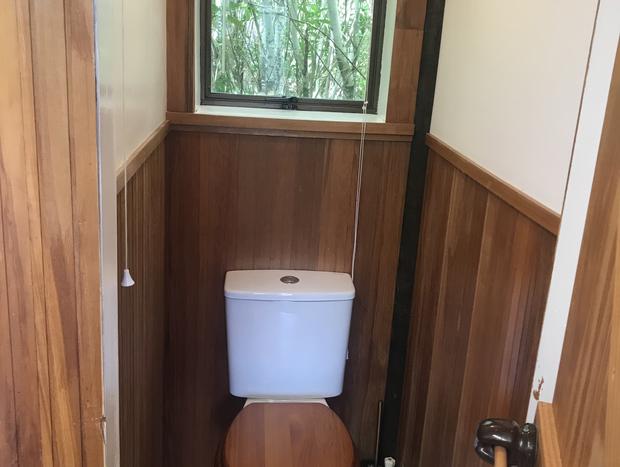 Photo 7 for River Cottage with clawfoot bath