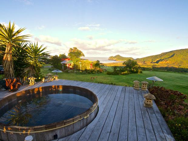 Photo 1 for Bethells Beach Cottages