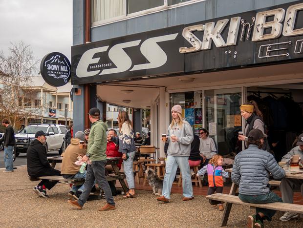 Photo 3 for ESS Boardstore & Cafe