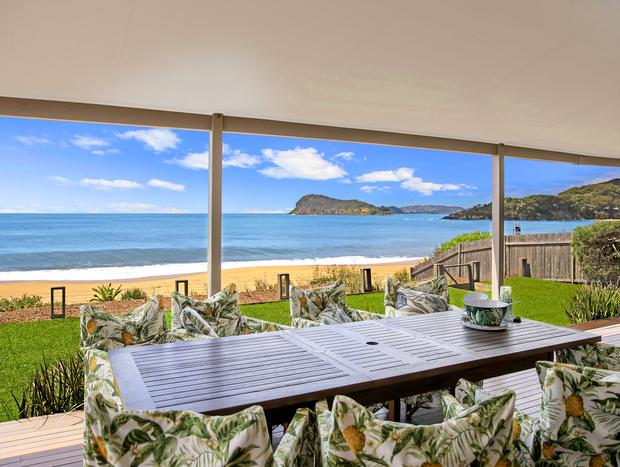 Photo 1 for Beachfront Beauty