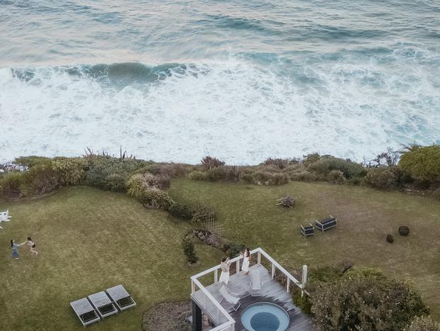 Photo 2 for Luxury Oceanfront Escape
