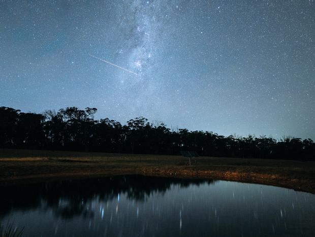Photo 2 for Look up at the stars