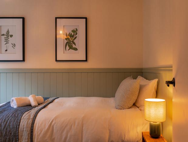 Photo 6 for Cosy Mid-Winter Cottage Escape