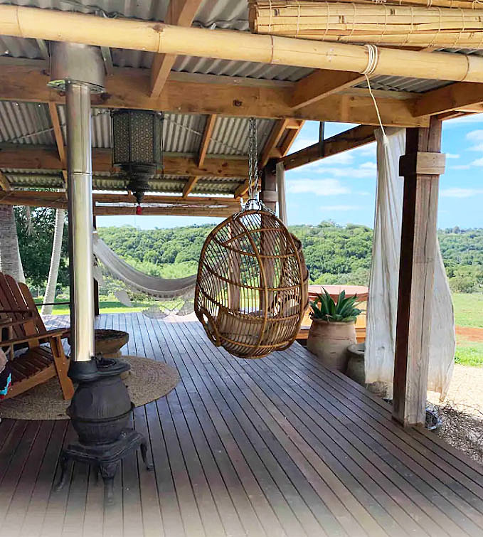 Hinterland rustic cabin with outdoor hot tub under the stars Cabin