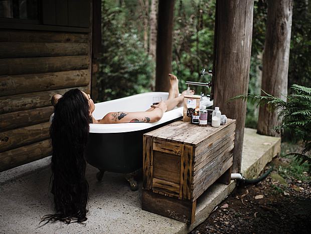 Photo 1 for Bath outside