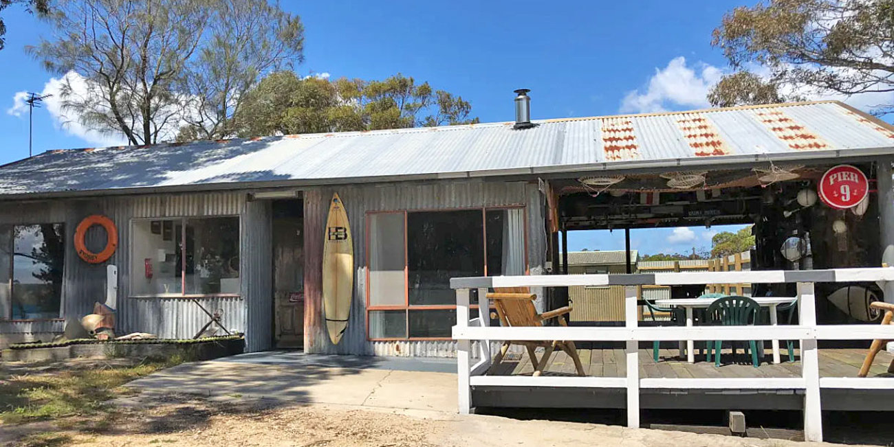 Pier 9 a unique and quirky stay Barn for Rent in Metung, Gippsland
