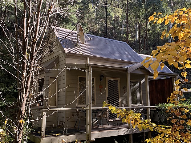 Photo 12 for Shady Brook Alpine Cottage No. 3