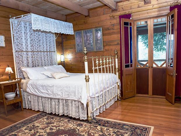 Photo 6 for Miners Cottage