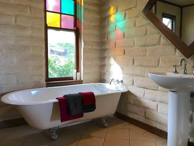 Photo 14 for Colo Mudbrick Cabin - Amazing Views & Outdoor Bath